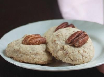 PECAN SANDIES