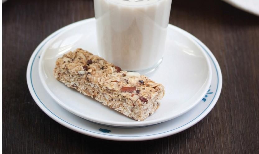 SWEET, SALTY, AND SOFT GRANOLA BARS