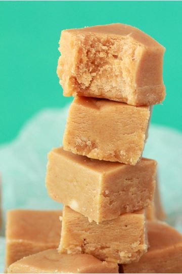 VEGAN PEANUT BUTTER FUDGE