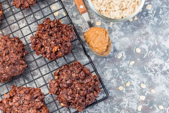 PEANUT BUTTER CHOCOLATE NO-BAKE COOKIES