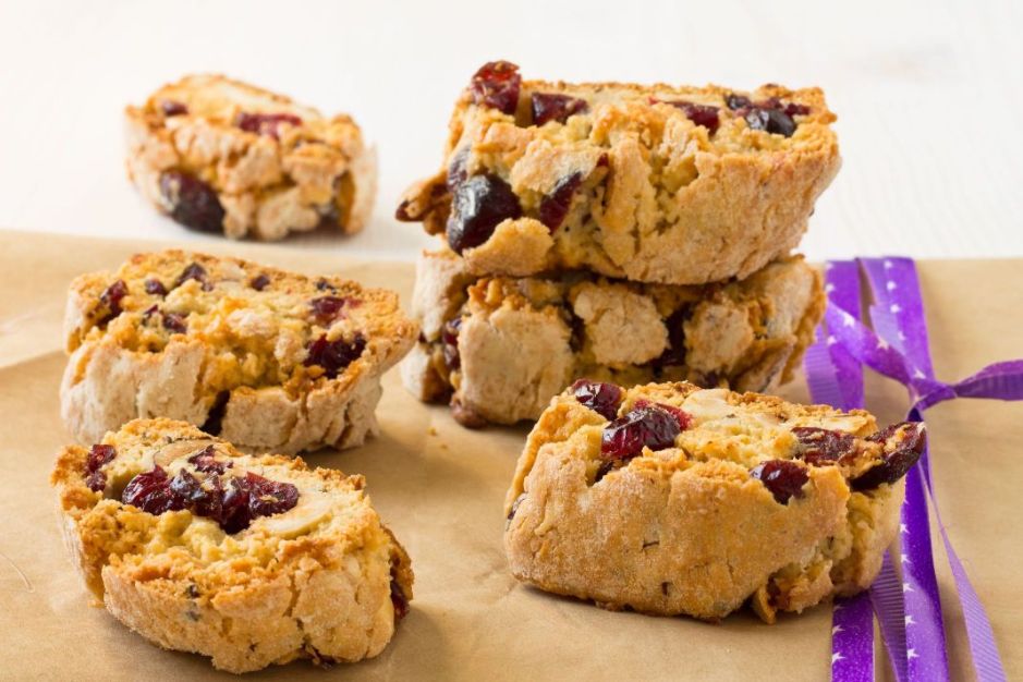 CHERRY ALMOND BISCOTTI