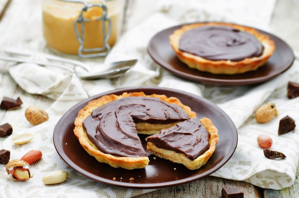 WHITE CHOCOLATE PEANUT BUTTER PRETZEL TARTLETS