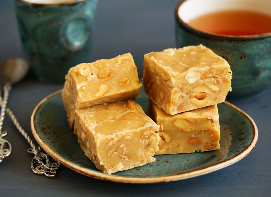 PEANUT BUTTER FUDGE