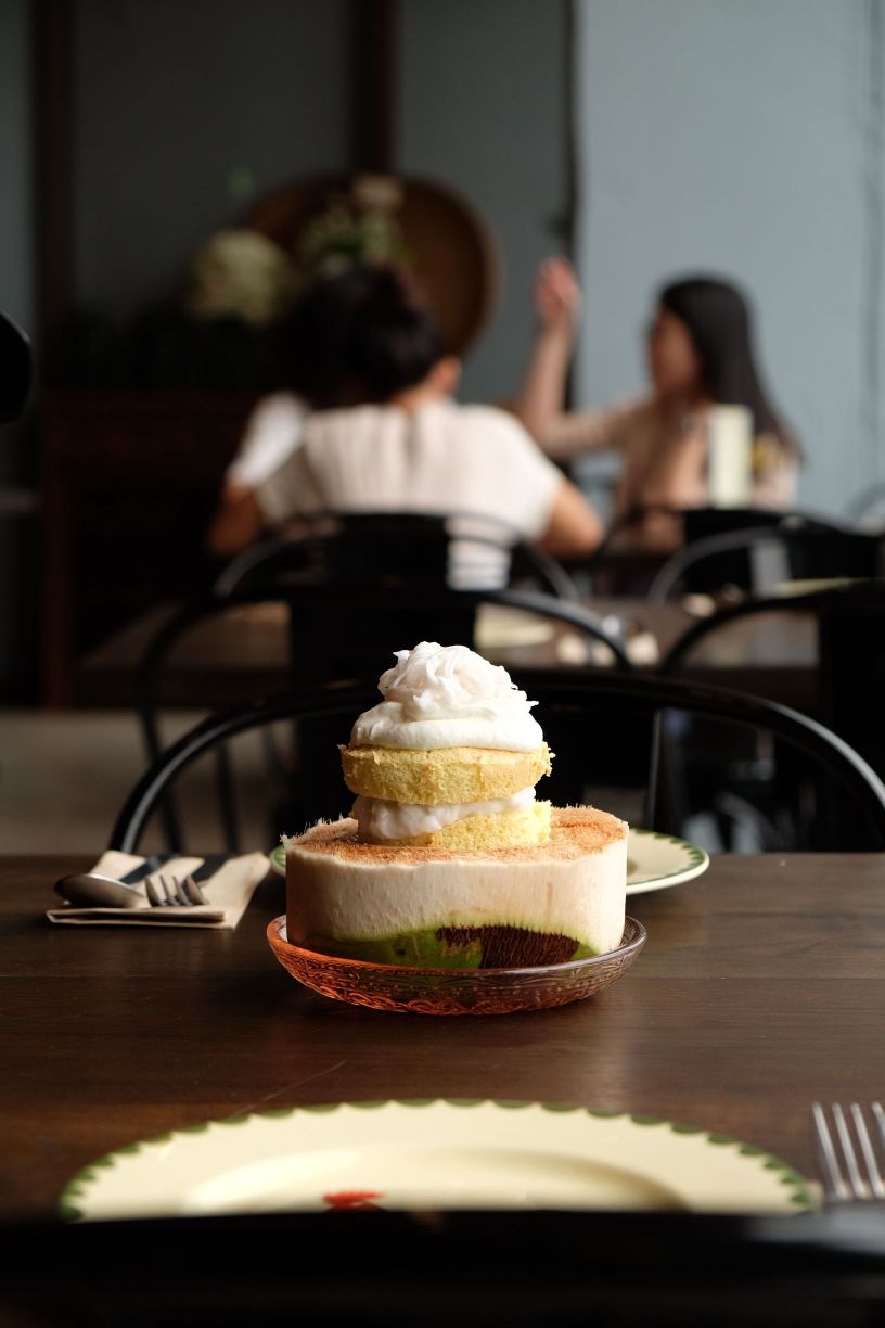 FLUFFY BAKERY-STYLE FROSTING