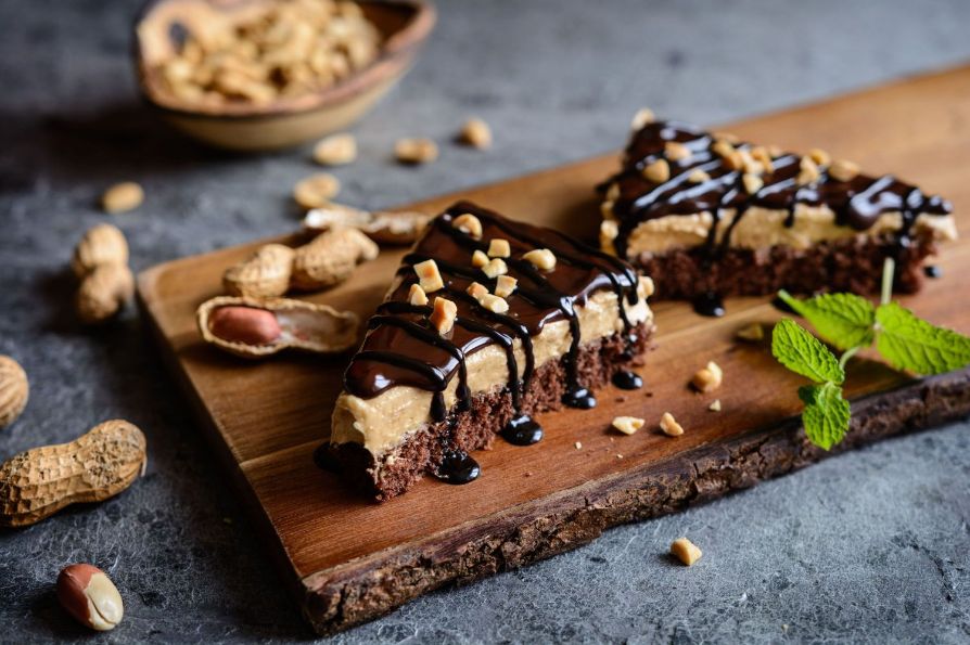 SKY-HIGH PEANUT BUTTER PIE