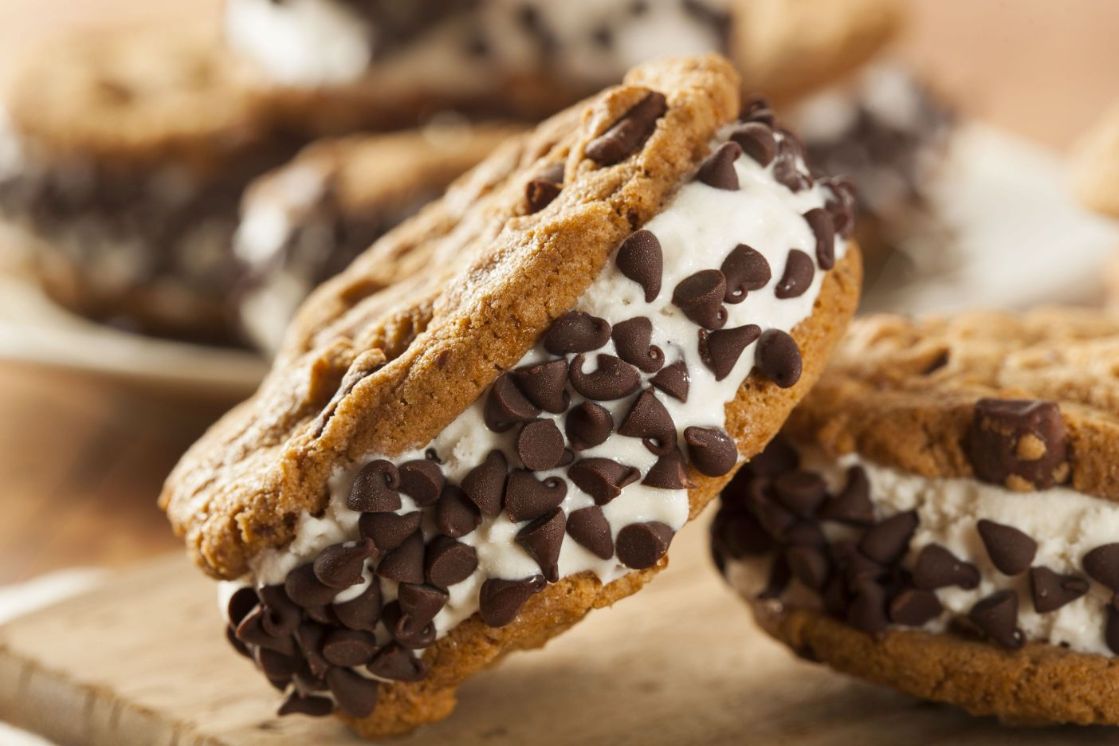 CLASSIC ICE CREAM SANDWICHES