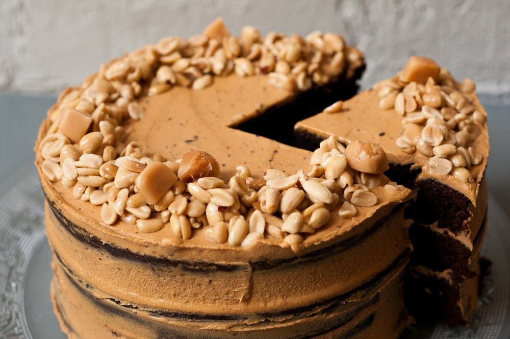 CHOCOLATE CAKE WITH PEANUT BUTTERCREAM