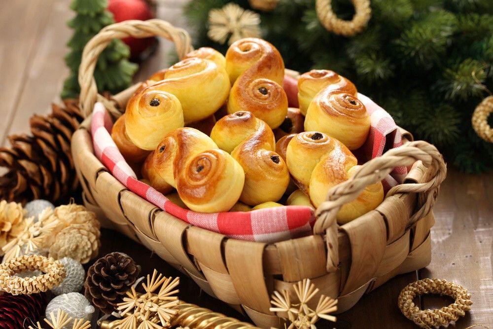 DELICIOUS SAFFRON BUNS
