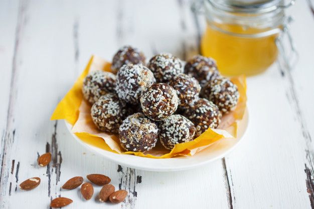 Oat & peanut butter energy bites