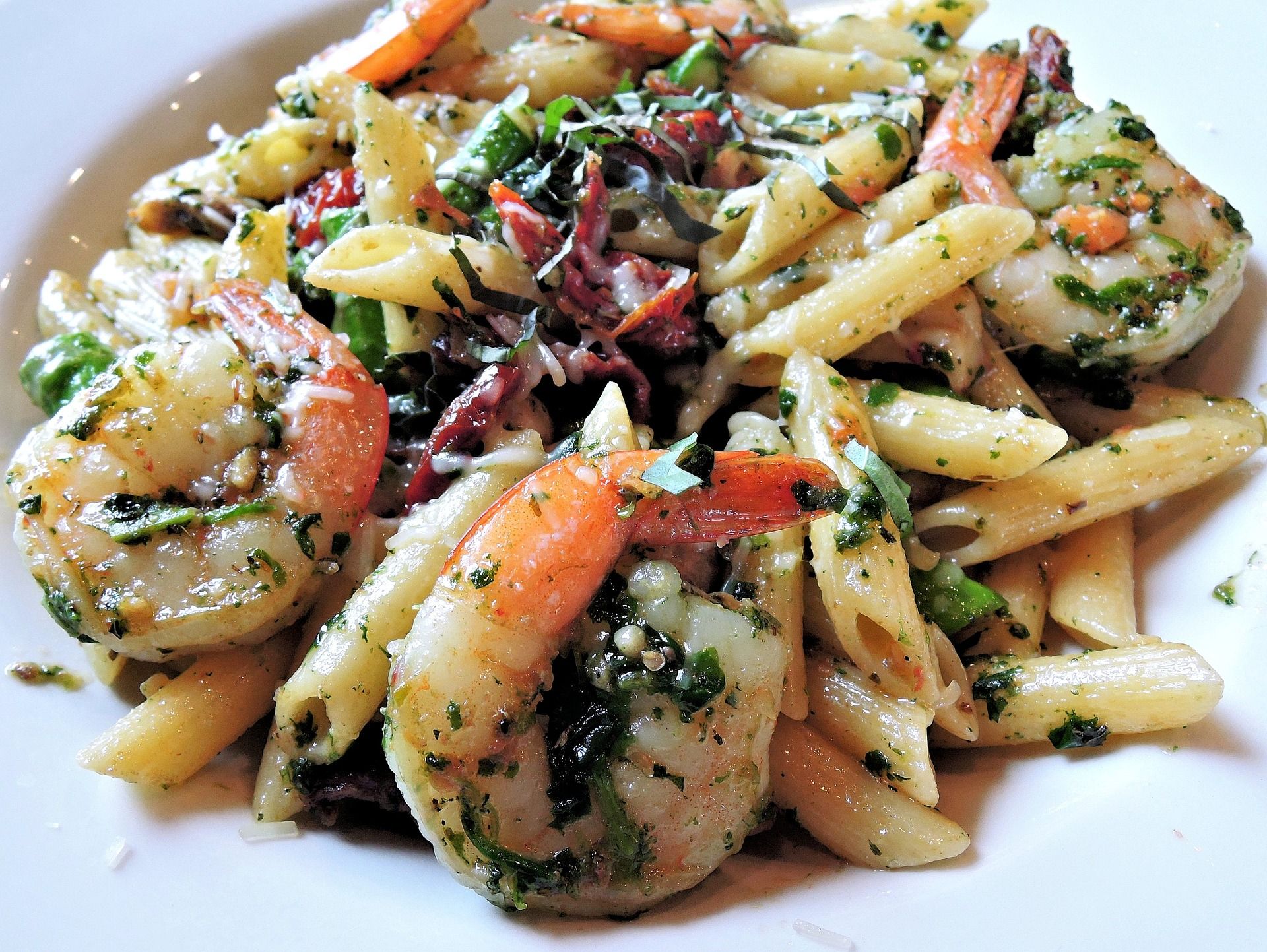 MEDITERRANEAN HERB SHRIMP WITH PENNE