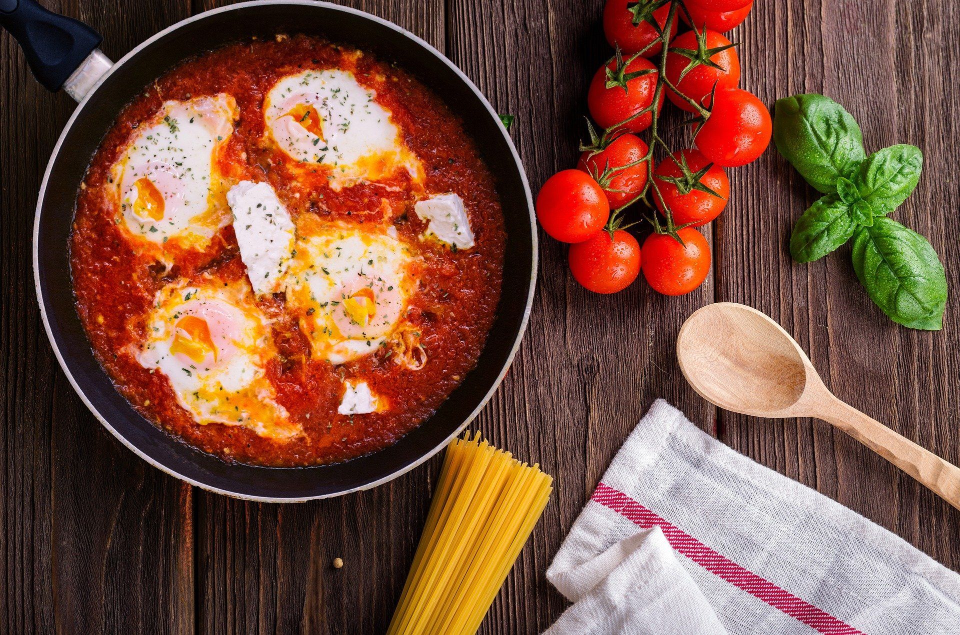 EGG & TOMATO SKILLET