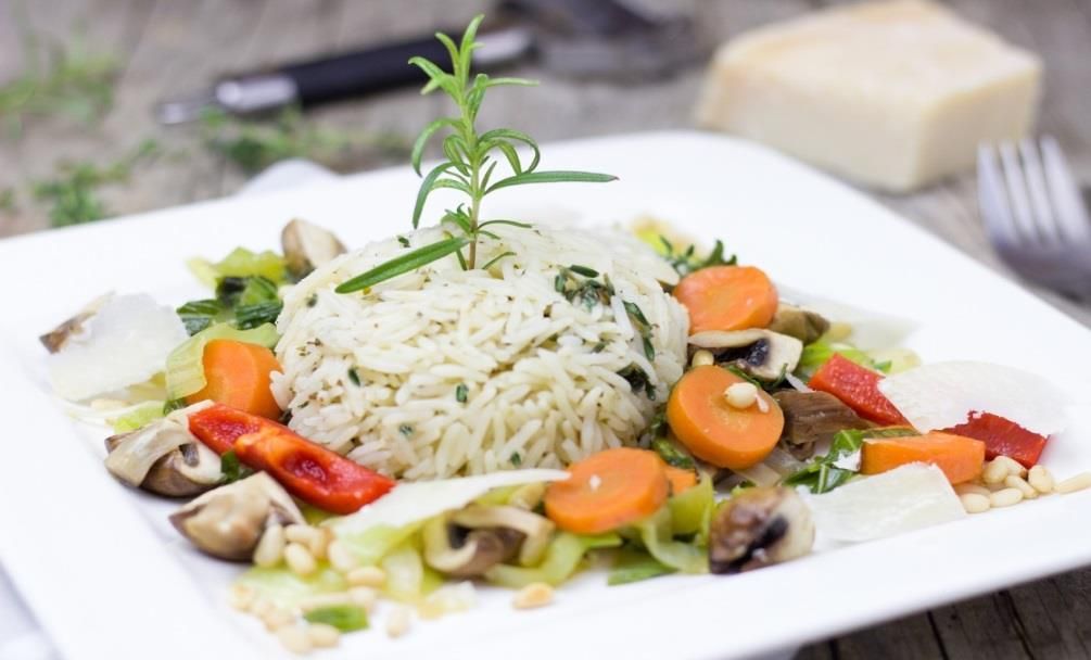 BROWN RICE WITH COOKED VEGETABLES