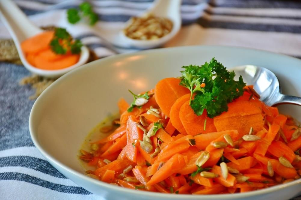 CARROT KALE SALAD