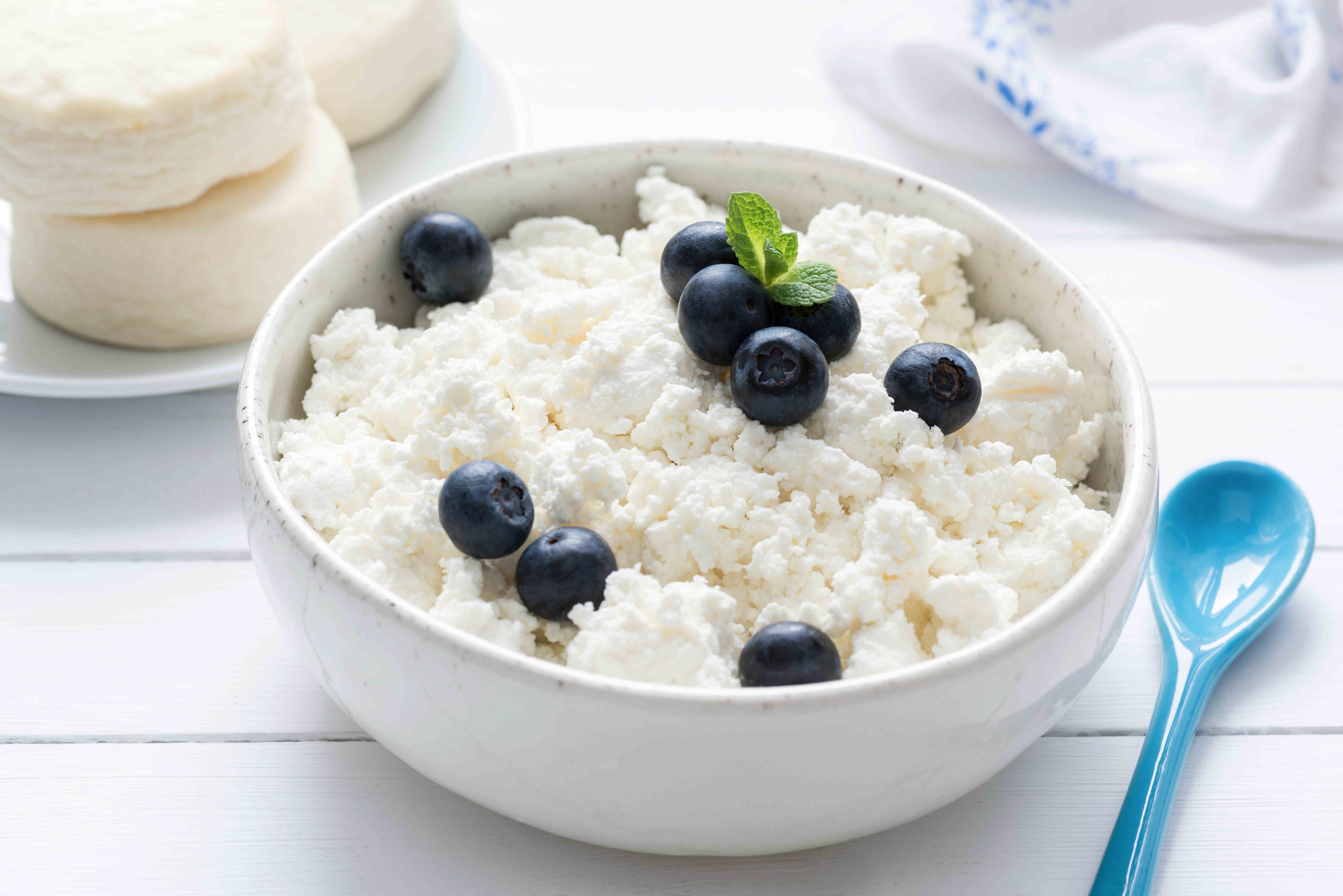 Blueberry and cottage cheese