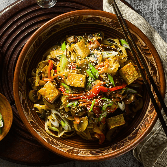 Tofu and veggies in peanut sauce