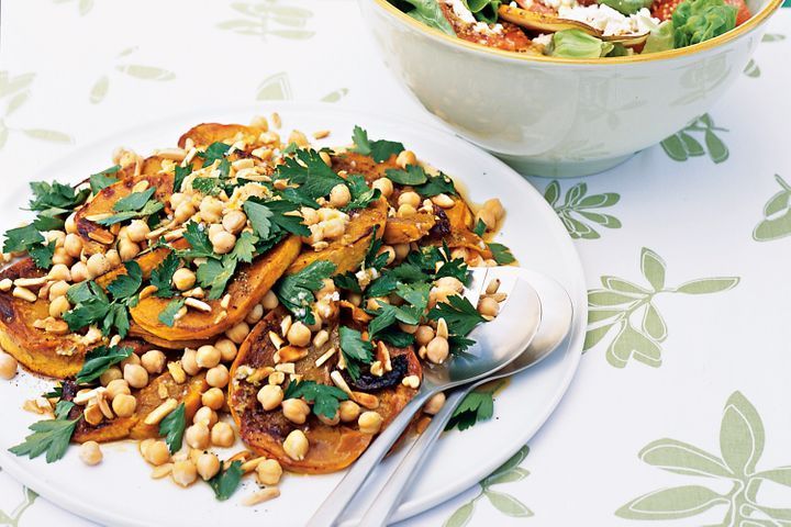 Roasted pumpkin and chickpea salad
