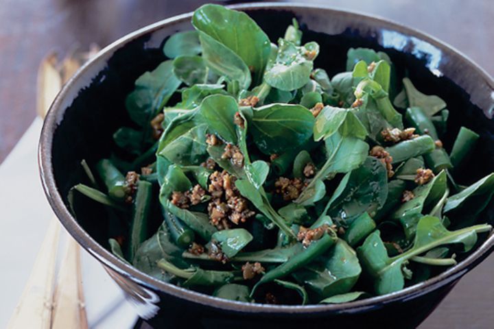Bean and rocket salad with green-olive dressing