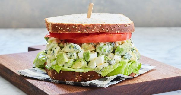 Salad sandwiches with avocado
