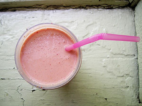 The Toasted Coconut Strawberry Smoothie