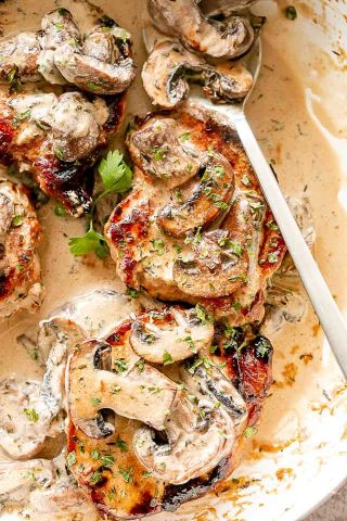 PORK CHOPS WITH MUSHROOMS