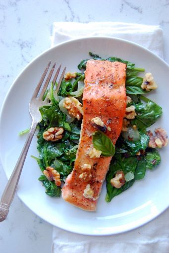 SALMON WITH SPINACH