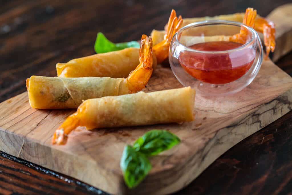 SHRIMP ROLLS WITH SALSA SAUCE