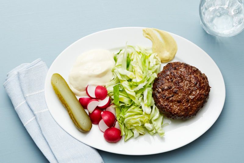 BURGER AND CABBAGE PLATE