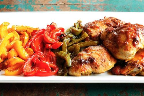 CHICKEN WITH BELL PEPPERS