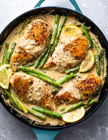 CREAMY CHICKEN WITH ASPARAGUS