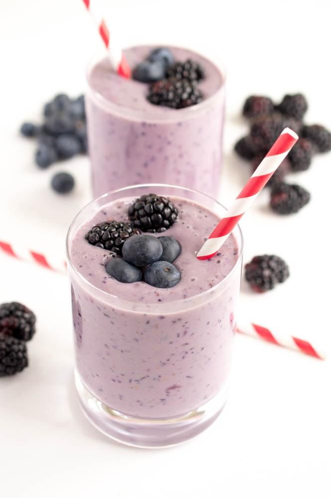 BERRY AND YOGURT SMOOTHIE