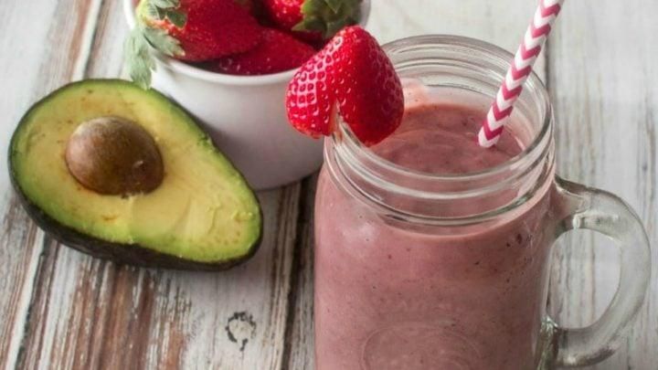 STRAWBERRY AVOCADO SMOOTHIE