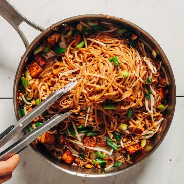 VEGETARIAN PAD THAI