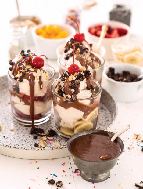 Hot Fudge Ice Cream Sundaes