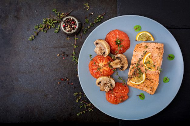 Steamed Salmon With Veggies