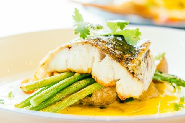 Pan-Seared Cod With Asparagus