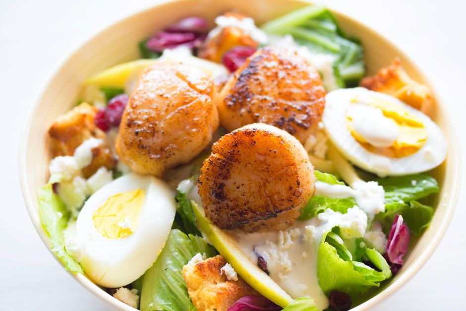 Seared Scallops Salad Bowl