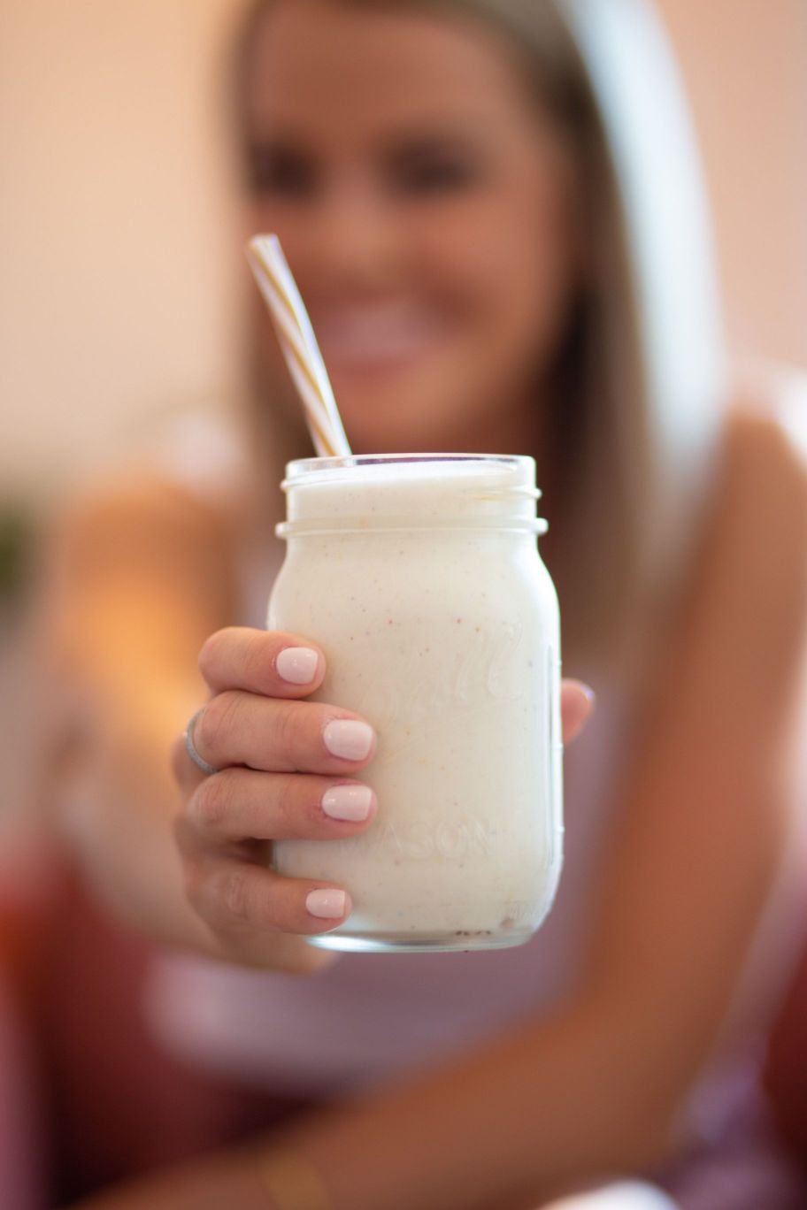 ALMOND AND BUTTER SMOOTHIE